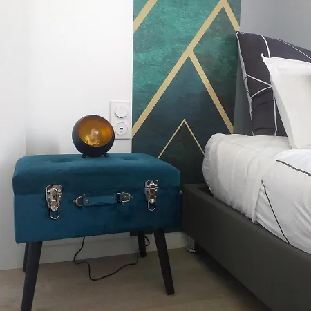Les Volets Bleus - Deux Appartements Et Un Studio, Jardin Bourges Buitenkant foto