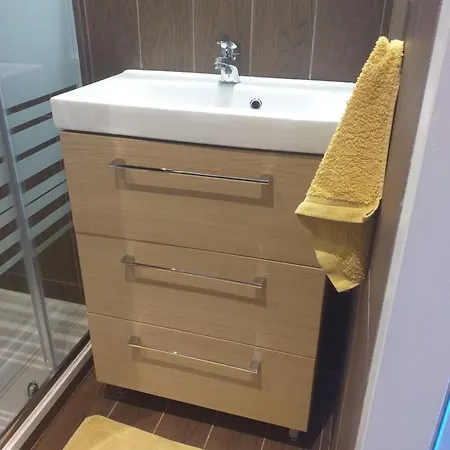 Les Volets Bleus - Deux Appartements Et Un Studio, Jardin Bourges Kamer foto