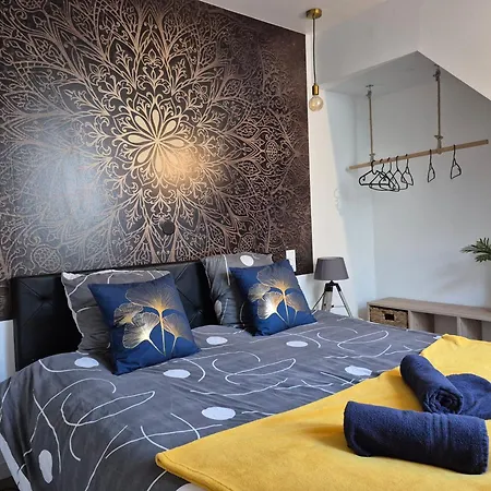 Les Volets Bleus - Deux Appartements Et Un Studio, Jardin Bourges Buitenkant foto