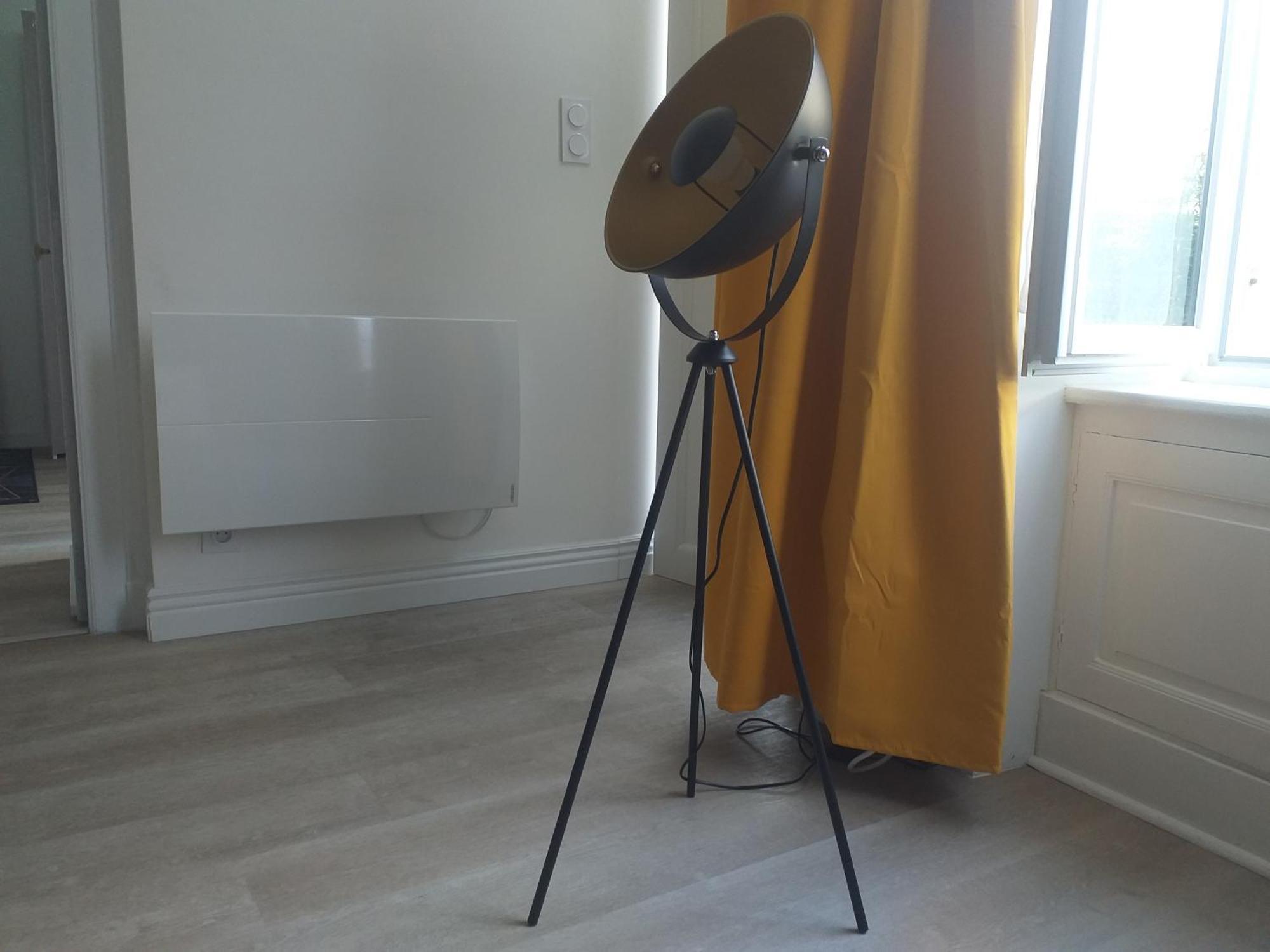 Les Volets Bleus - Deux Et Un Studio, Jardin Apartment *